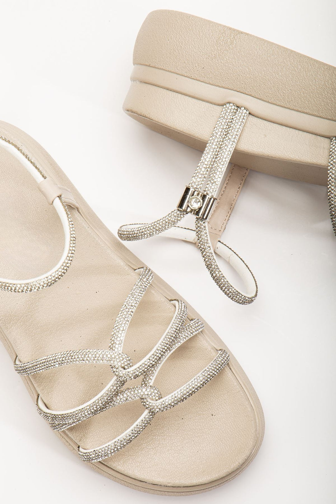 Tylinea Mat Bej Gümüş Bantlı Kadın Sandalet