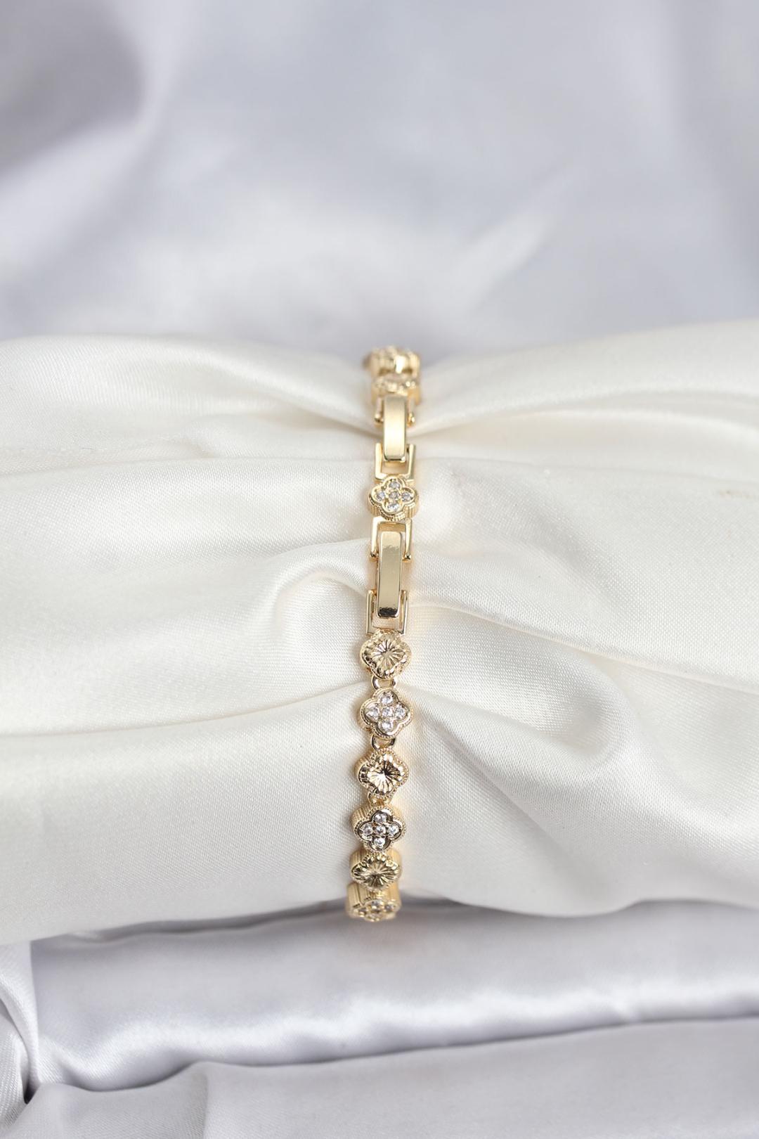 ILS - 1106 Kadın Bileklik Gold Pirinç Sıralı Yonca Zirkon Taşlı - ILOVESHOES