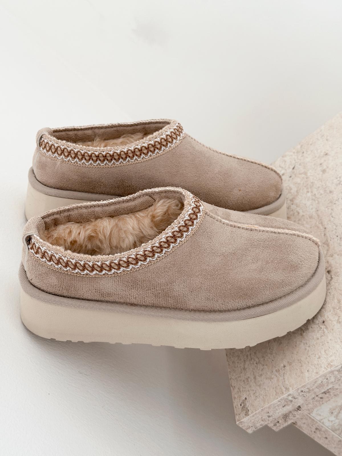 Lefani Kadın İçi Tüylü Terlik Bej Süet - ILOVESHOES