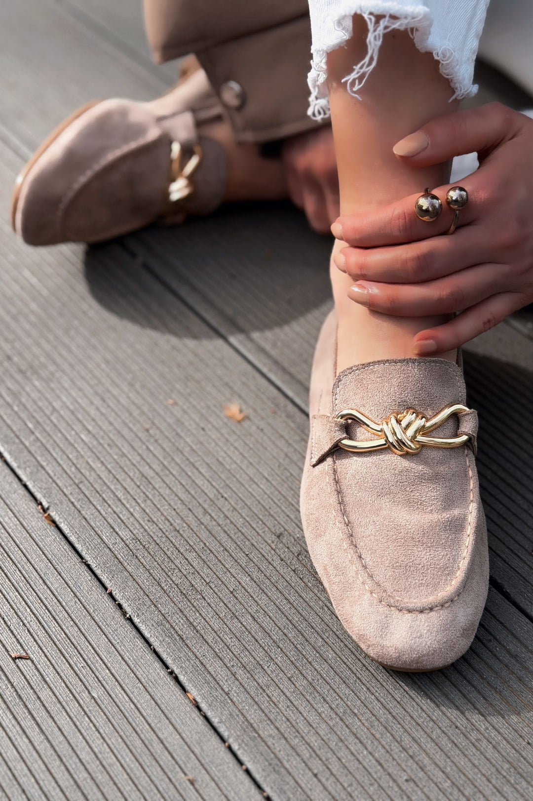 Avelis Kadın Loafer Bej Süet Fiyonk Detaylı - ILOVESHOES