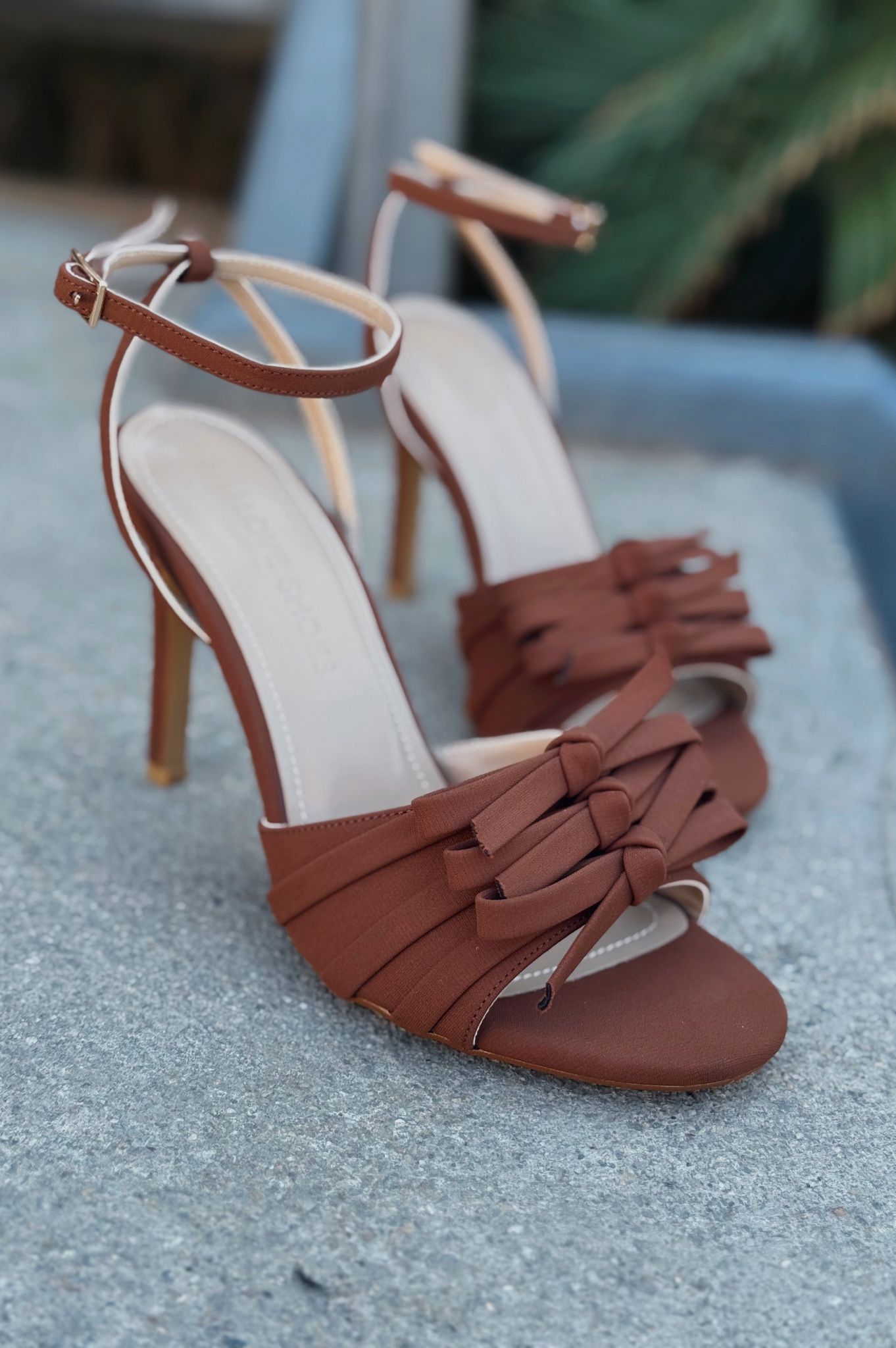 Yanoxse Saten Kahverengi Kurdele Detaylı Topuklu Ayakkabı - ILOVESHOES