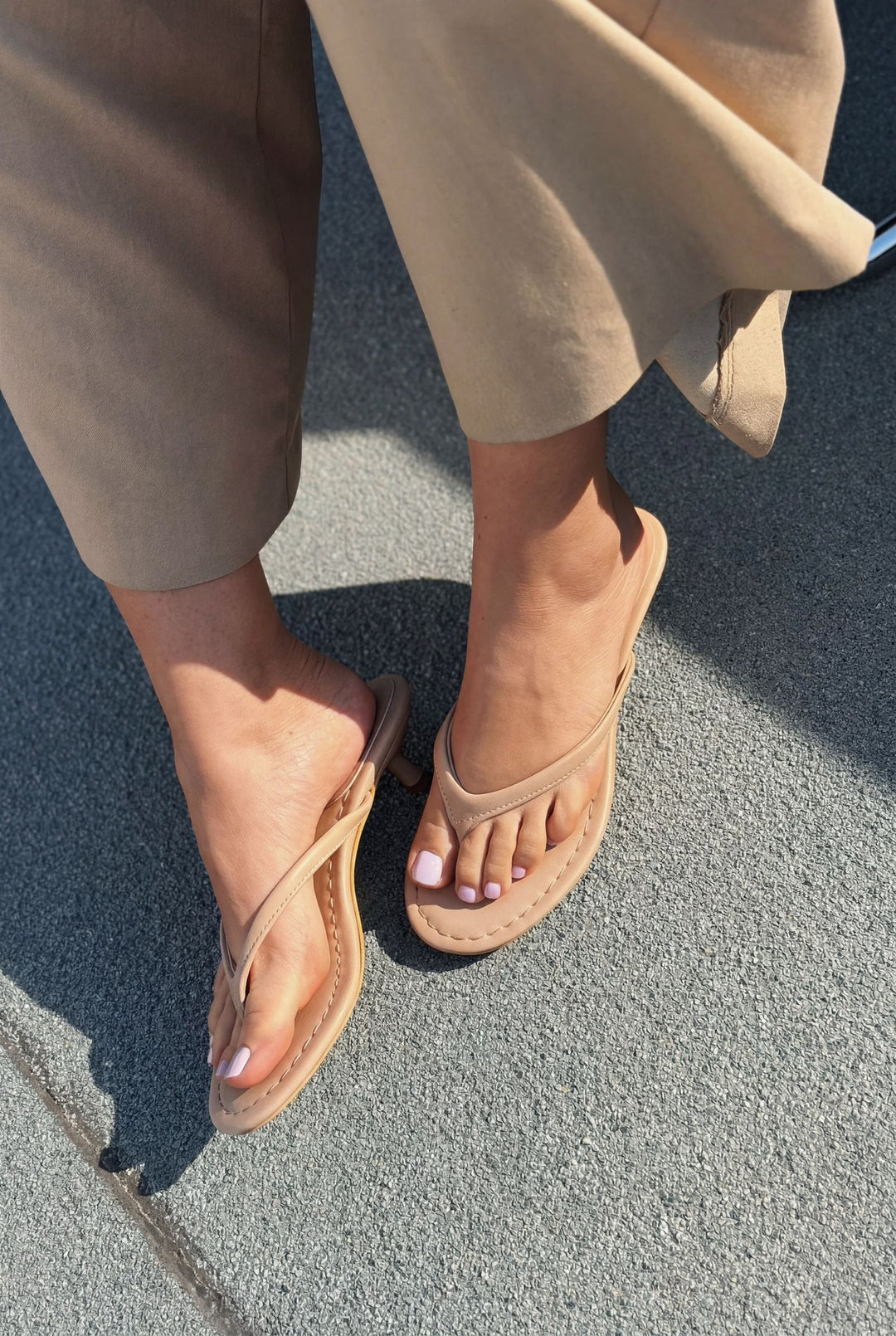 Arlene Nude Mat Deri Kadın Parmak Arası Topuklu Terlik - ILOVESHOES