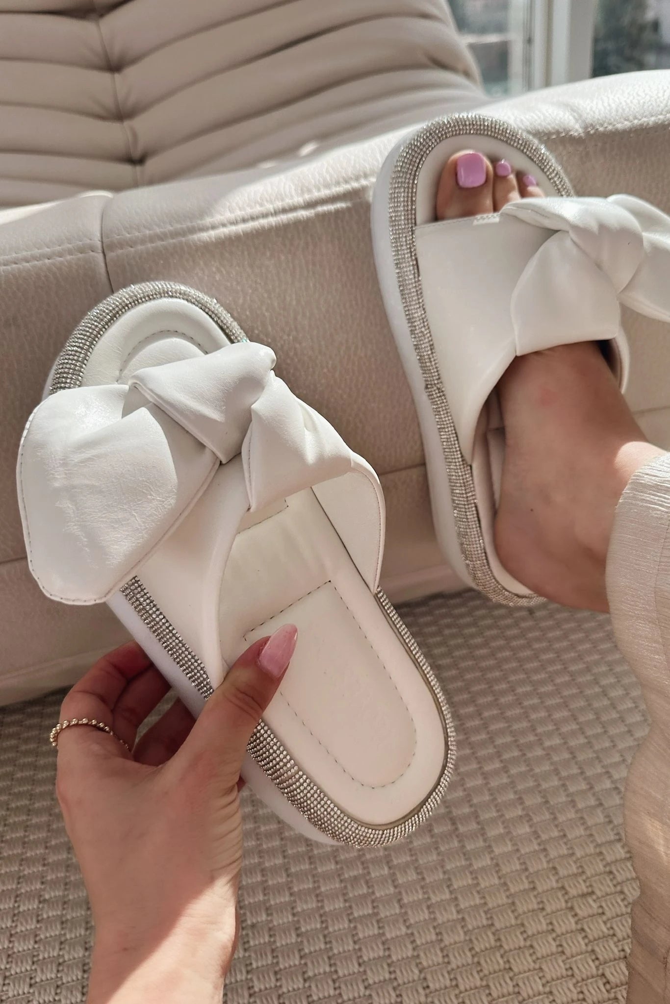 Monnet Mat Deri Kurdele Detaylı Kadın Terlik Beyaz - ILOVESHOES Türkiye