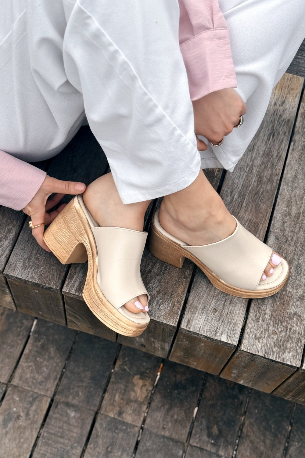 Velseya Mat Deri Kadın Topuklu Terlik Bej - ILOVESHOES Türkiye