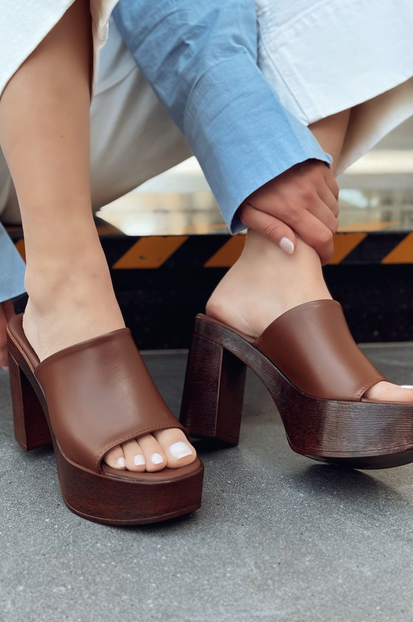 Rinaxsa Mat Deri Kahverengi Platform Topuklu Kadın Terlik - ILOVESHOES