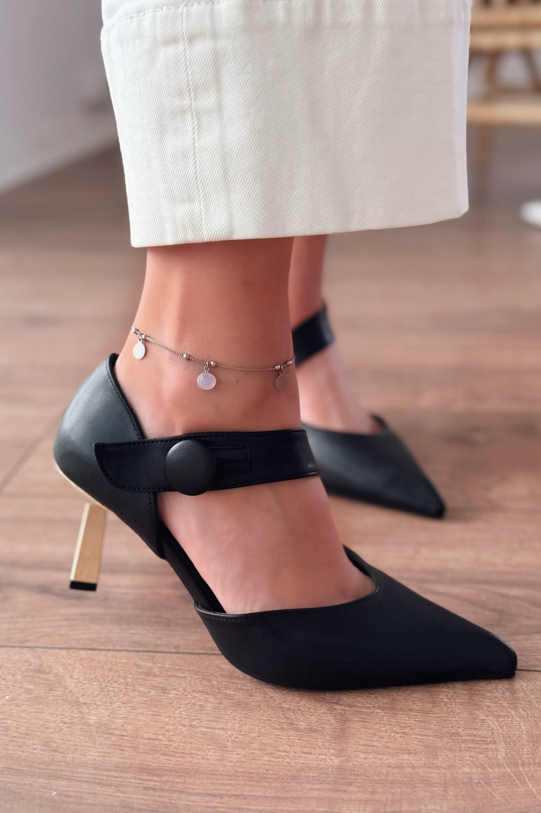 Wasord Mat Deri Düğme Detaylı Stiletto Siyah