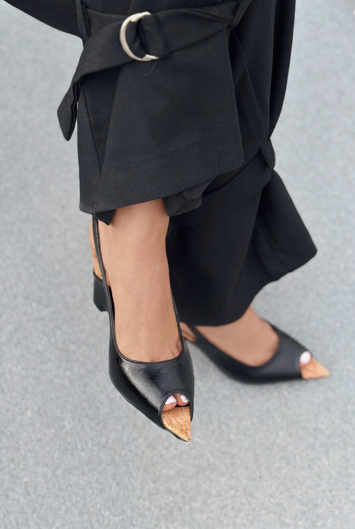Nerov Siyah Kırışık Deri Kadın Dolgu Topuklu Sandalet - ILOVESHOES