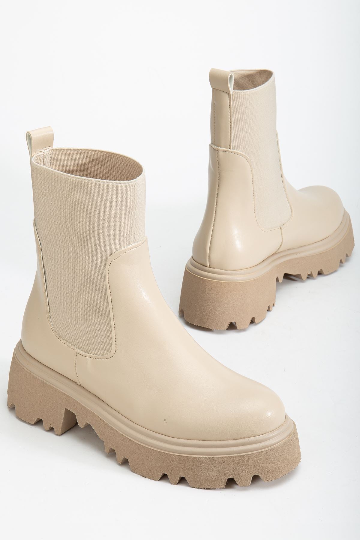 Bellora Kadın Bot Bej Parlak Deri Lastikli - ILOVESHOES