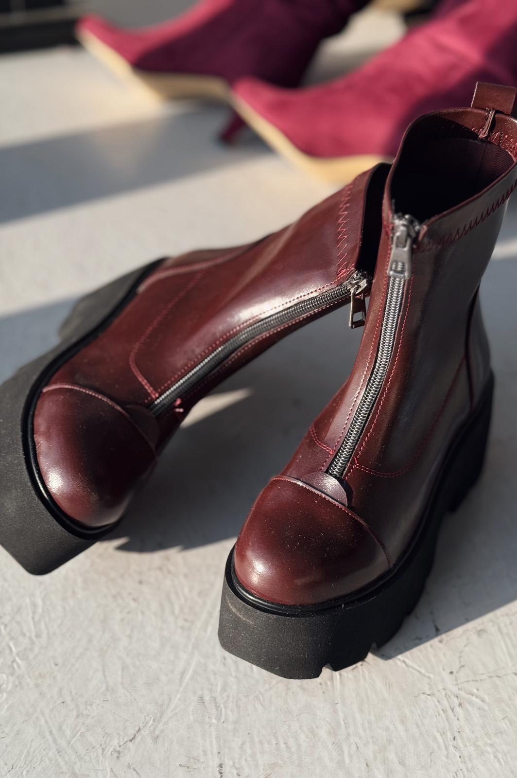Lansdor Matte Leather High Sole Claret Red Women&