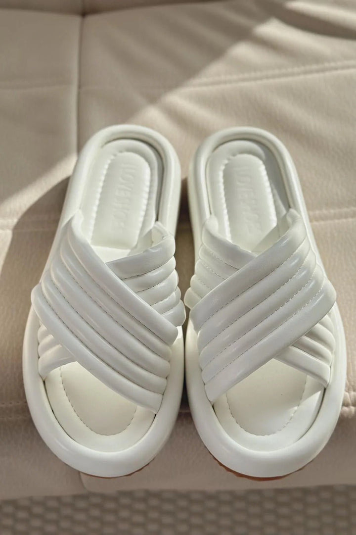 Zayten Mat Deri Beyaz Çapraz Bant Detaylı Kadın Terlik - ILOVESHOES