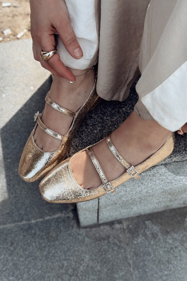 Harwor Parlak Deri Toka Detaylı Kadın Babet Gold - ILOVESHOES