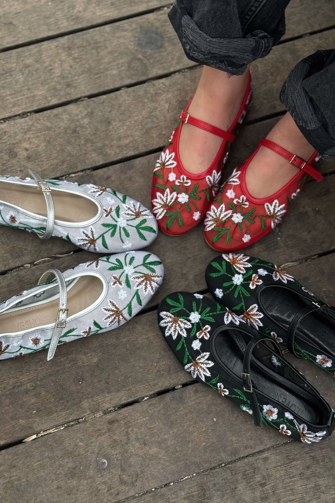 Krysol Nakış Detaylı Siyah File Babet