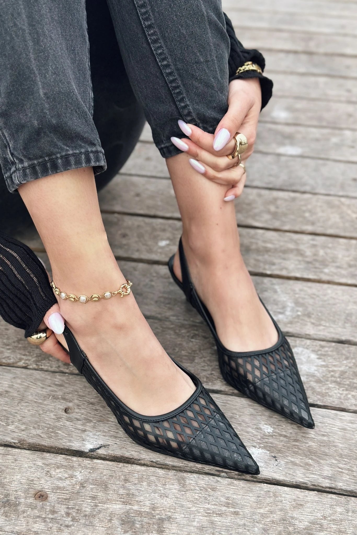 Talin Mat Deri File Detaylı Kısa Topuklu Stiletto Siyah