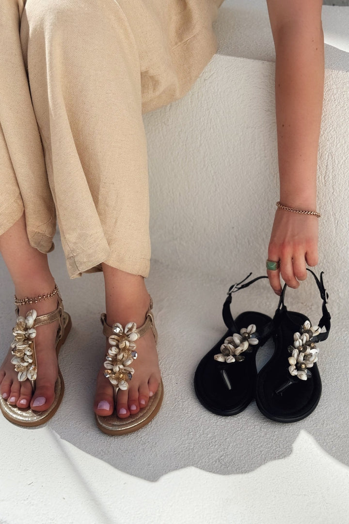 Wanids Parlak Saten Siyah Deniz Kabuğu Detaylı Parmak Arası Sandalet - ILOVESHOES