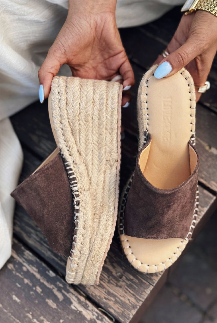 Lorver Acıkahve Hakiki Süet Kadın Dolgu Topuklu Terlik - ILOVESHOES