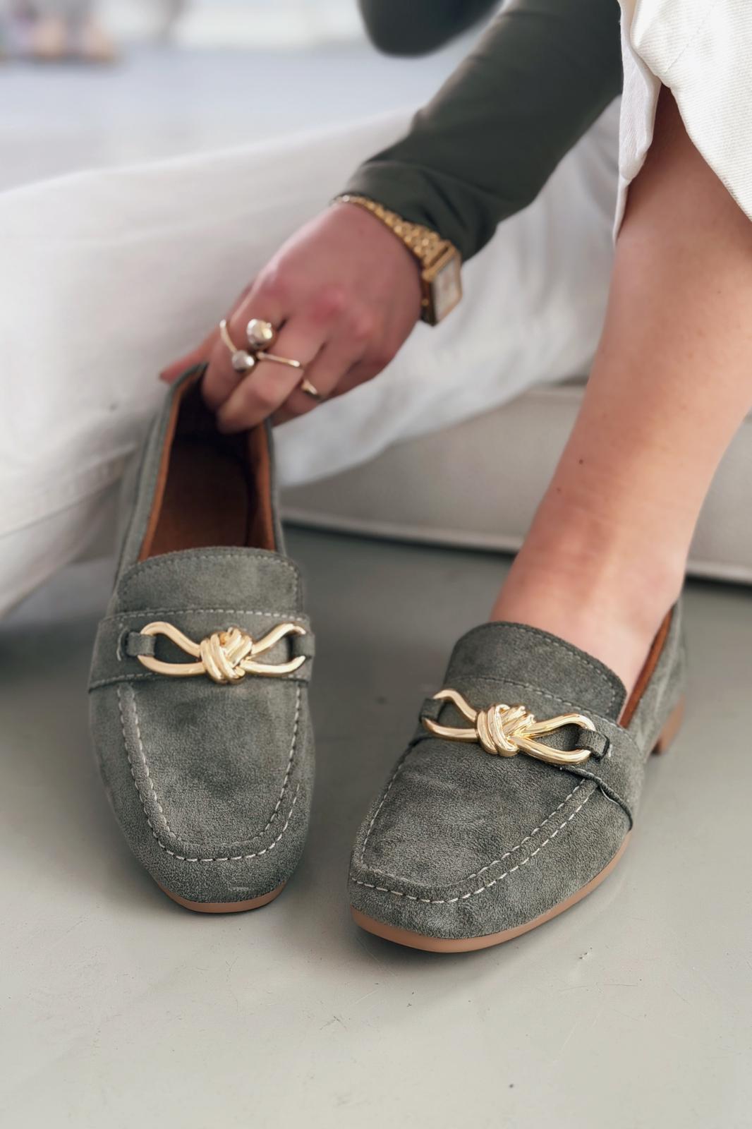 Avelis Kadın Loafer Haki Süet Fiyonk Detaylı - ILOVESHOES