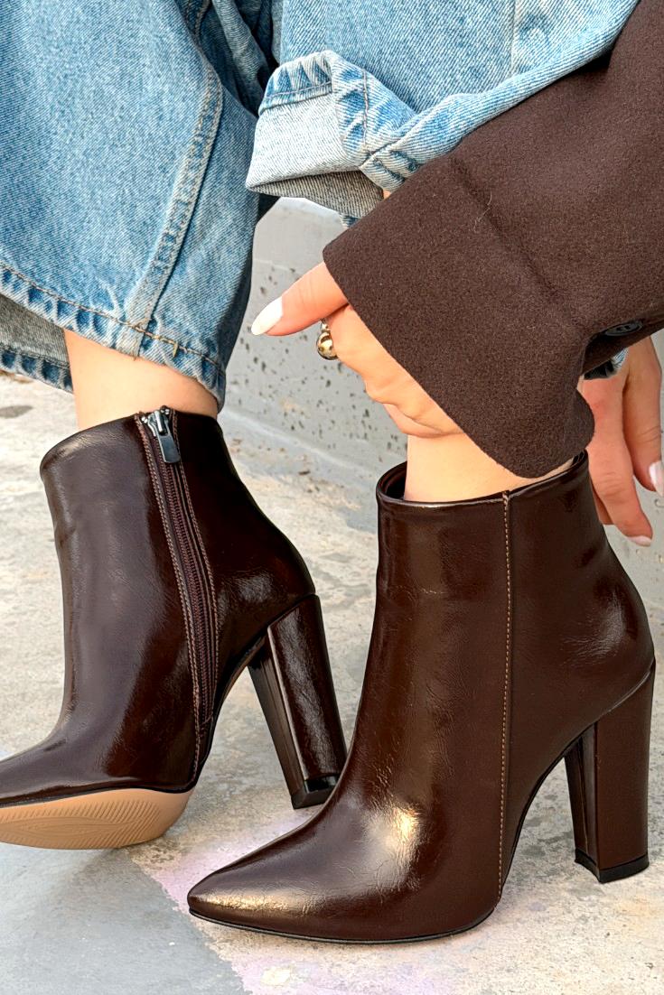 Alvora Kadın Topuklu Bot Acıkahve Kırışık Rugan - ILOVESHOES