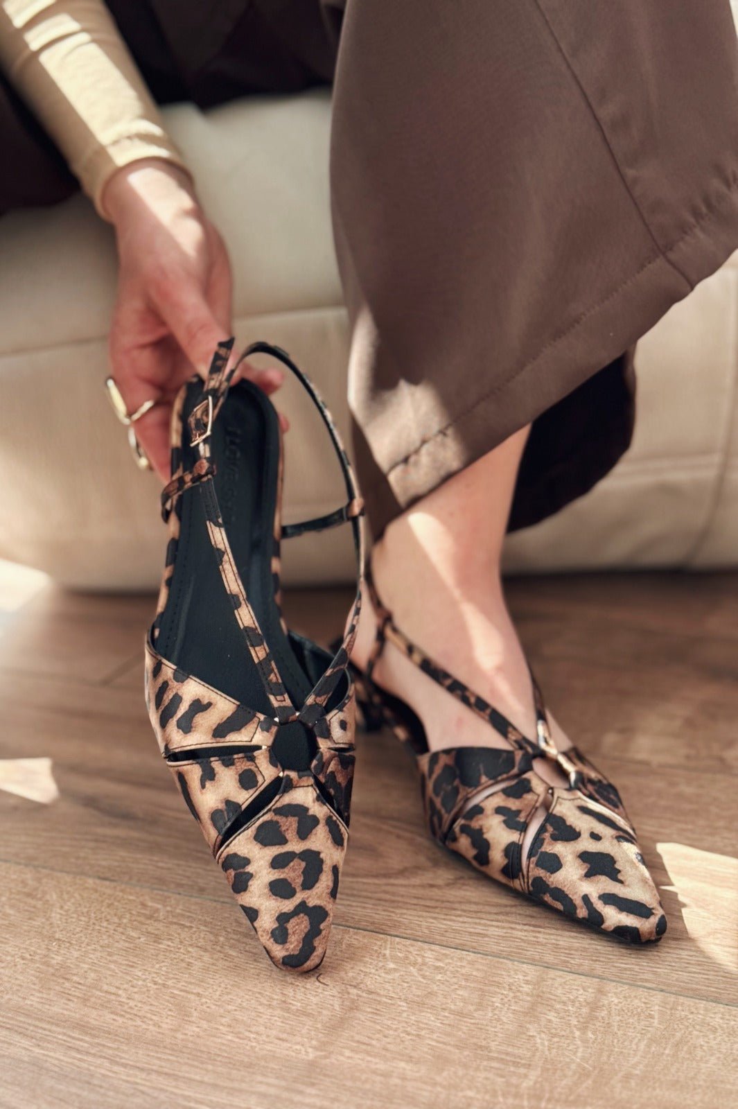 Ozeras Saten Leo Desenli Kısa Topuklu Stiletto - ILOVESHOES