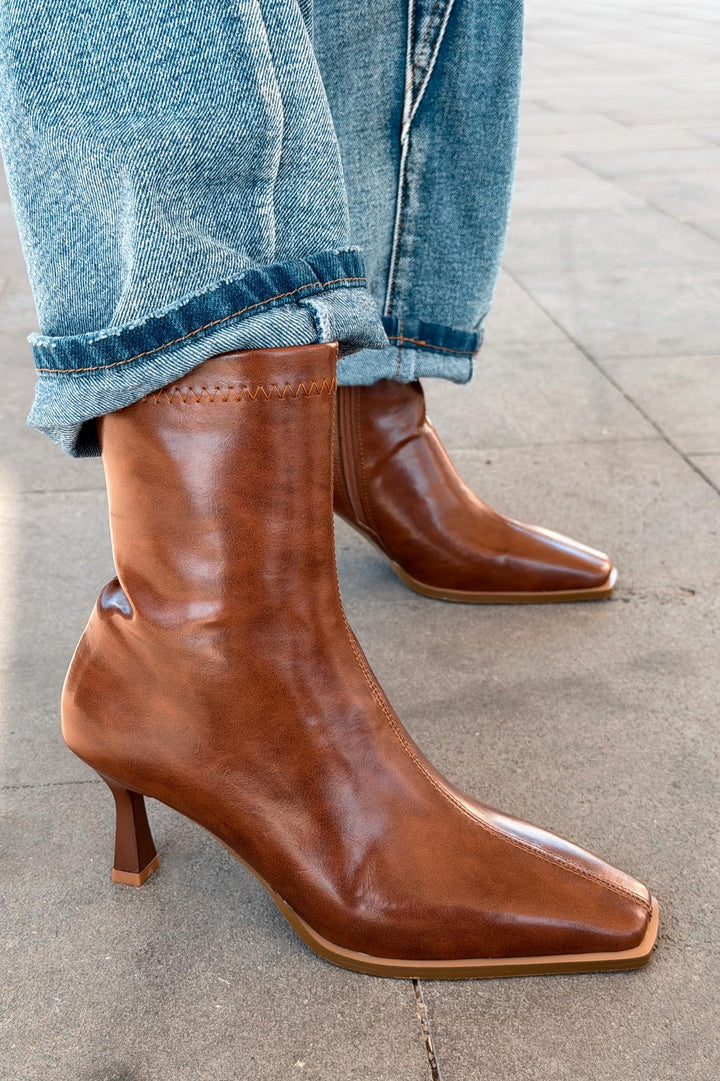 Alderie Kadın Topuklu Bot Taba Mat Deri