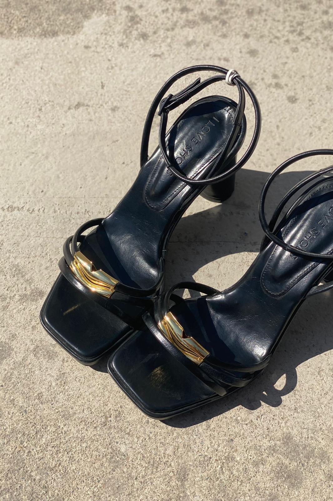Volana Mat Deri Siyah Topuklu Ayakkabı - ILOVESHOES