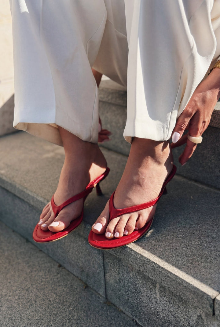 Arlene Kırmızı Mat Deri Kadın Topuklu Parmak Arası Terlik - ILOVESHOES