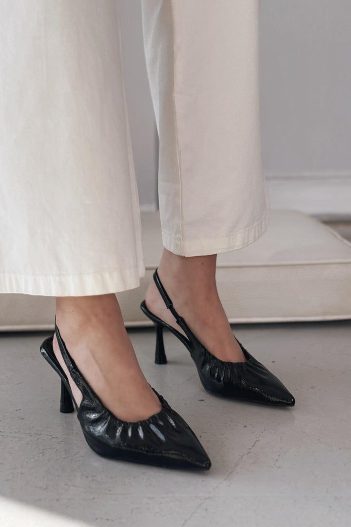 Naline Kırışık Rugan Siyah Kadın Ayakkabı - ILOVESHOES