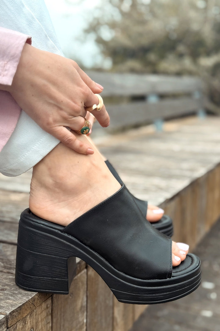 Velseya Mat Deri Kadın Topuklu Terlik Siyah - ILOVESHOES Türkiye