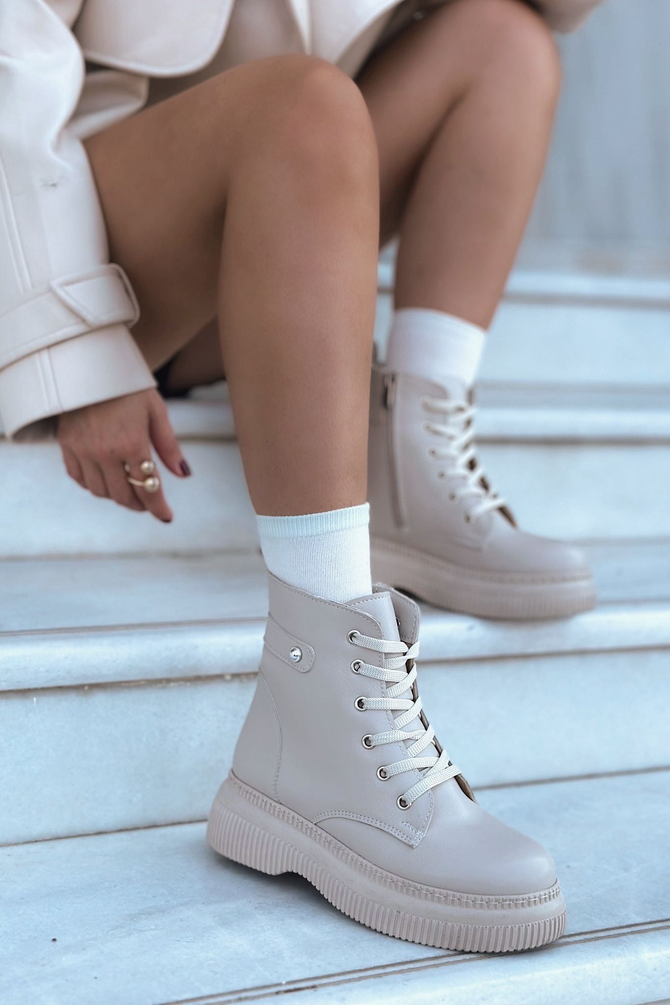 Vonicca Mat Deri Kalın Taban Bej Kadın Postal - ILOVESHOES