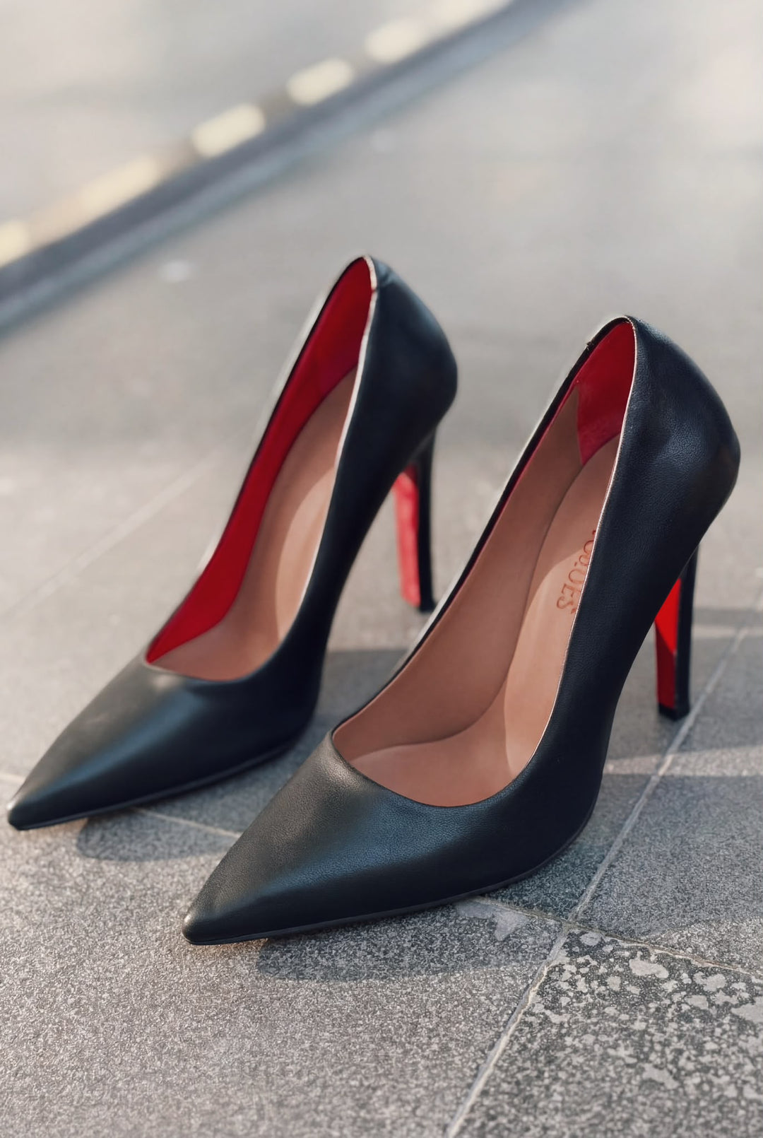 Noxi Siyah Mat Deri Kadın Stiletto