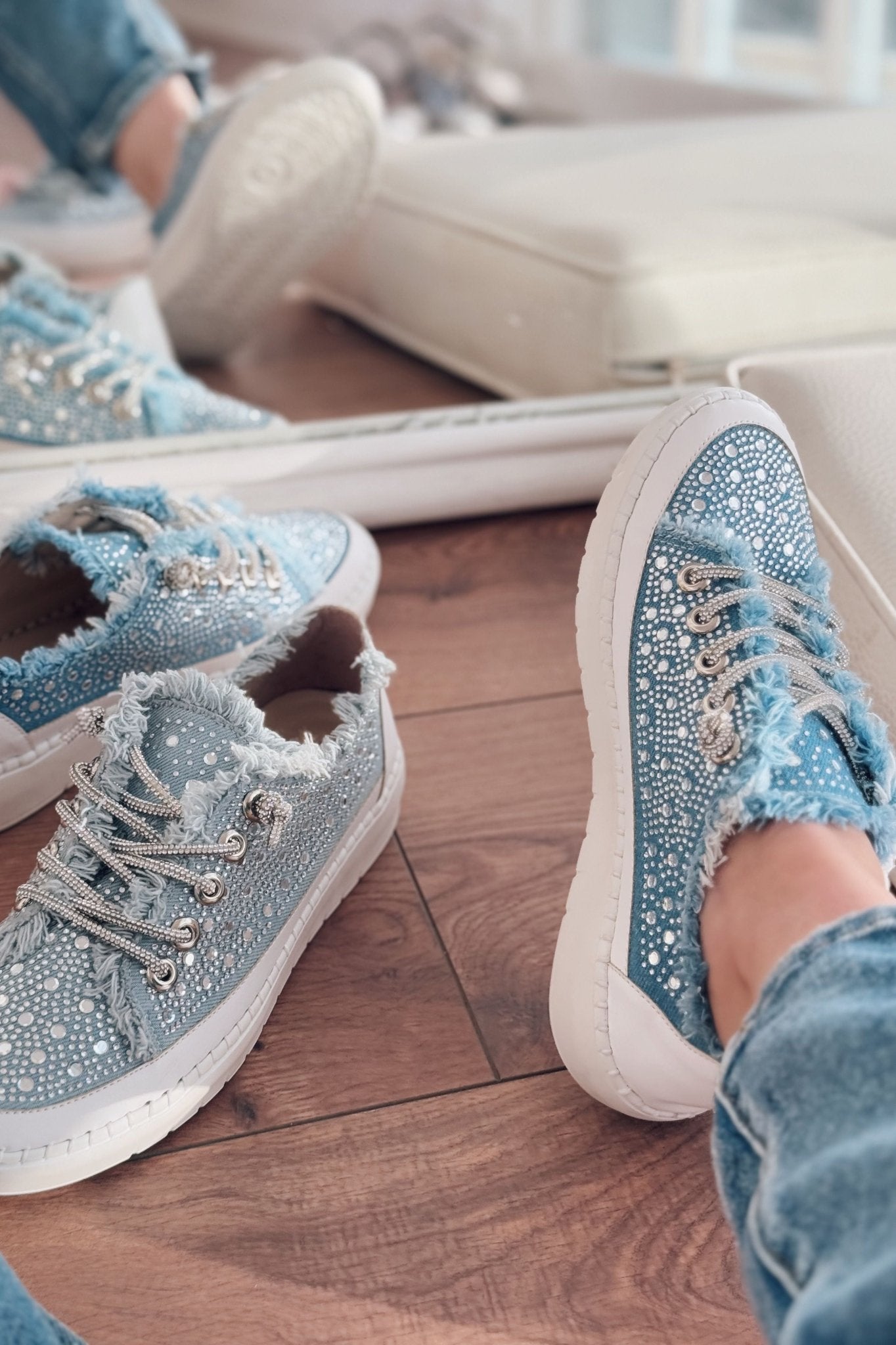 Renora Taş Detaylı Açık Mavi Jean Kadın Spor Ayakkabı - ILOVESHOES