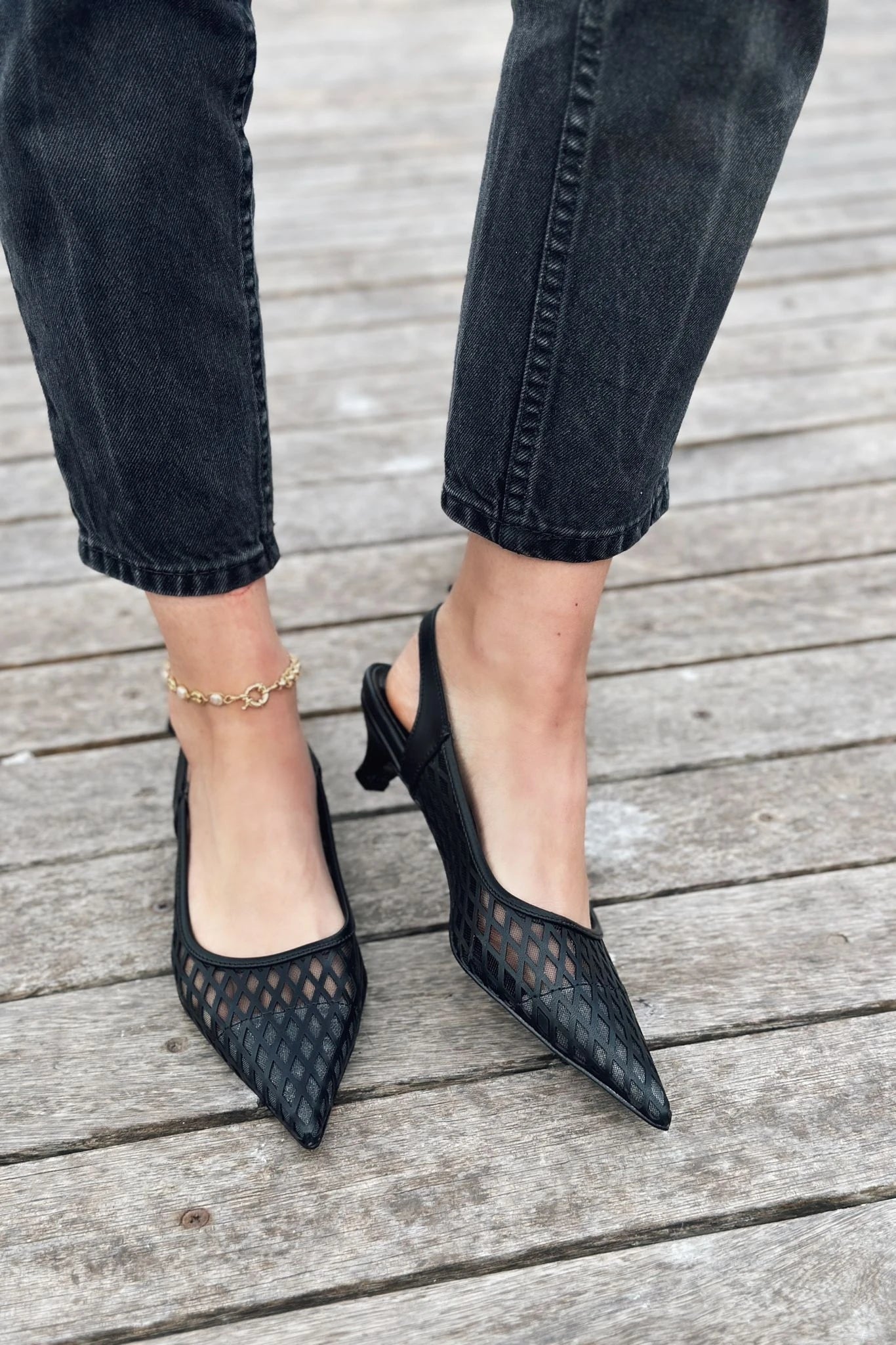Talin Mat Deri File Detaylı Kısa Topuklu Stiletto Siyah