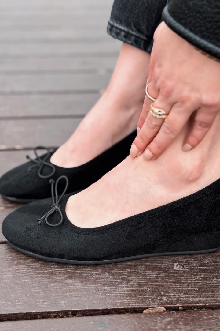 Stellor Kadın Babet Siyah Süet Dolgu Topuklu - ILOVESHOES