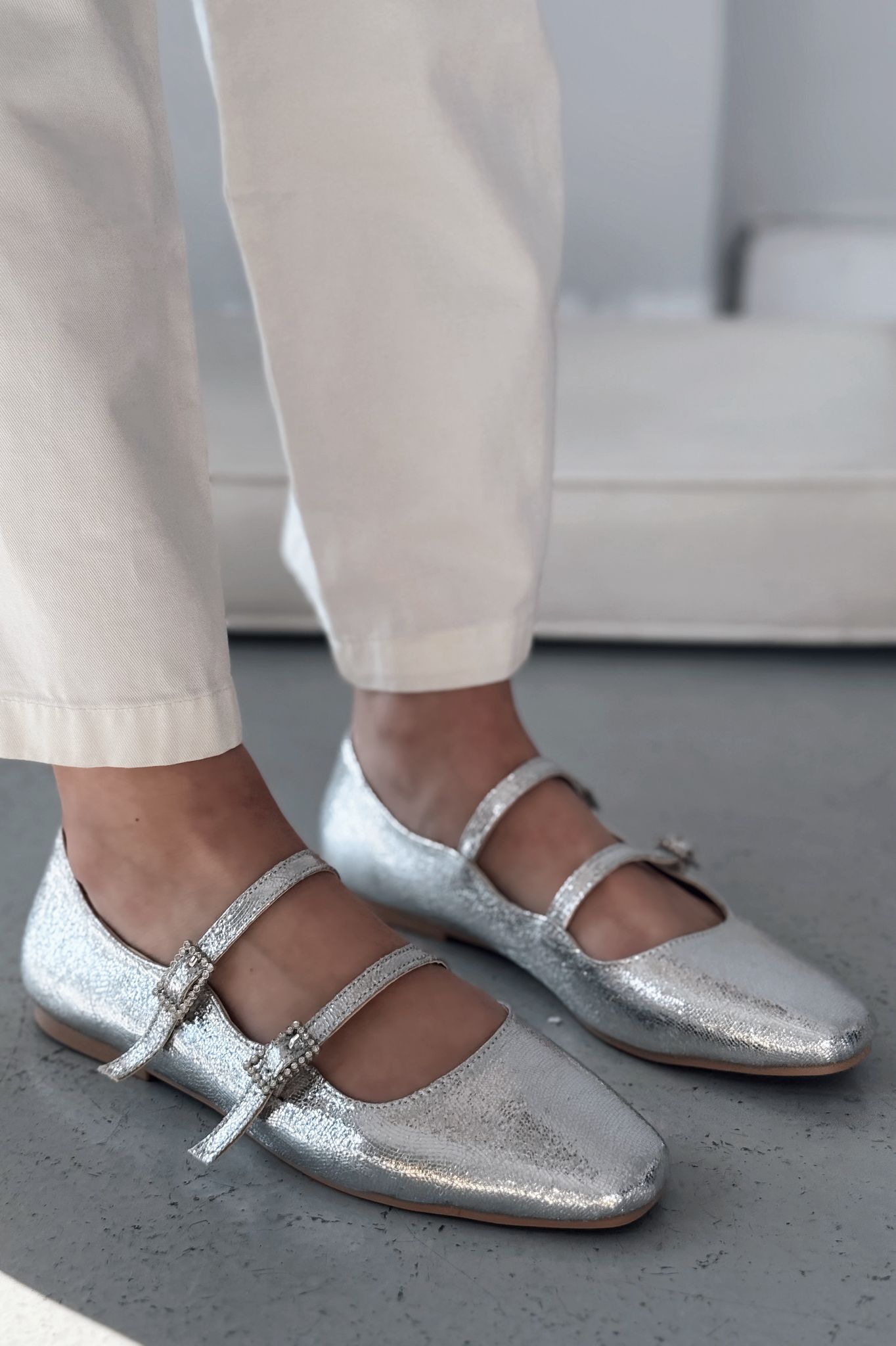 Harwor Parlak Deri Toka Detaylı Kadın Babet Gümüş - ILOVESHOES Türkiye