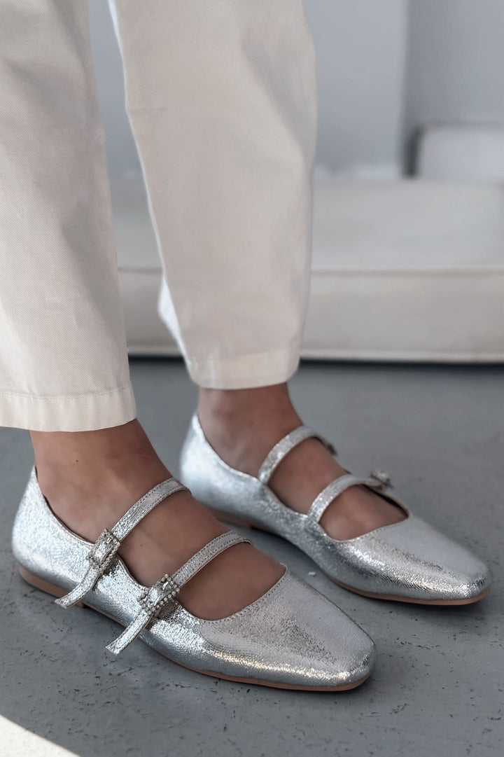 Harwor Parlak Deri Toka Detaylı Kadın Babet Gümüş - ILOVESHOES Türkiye