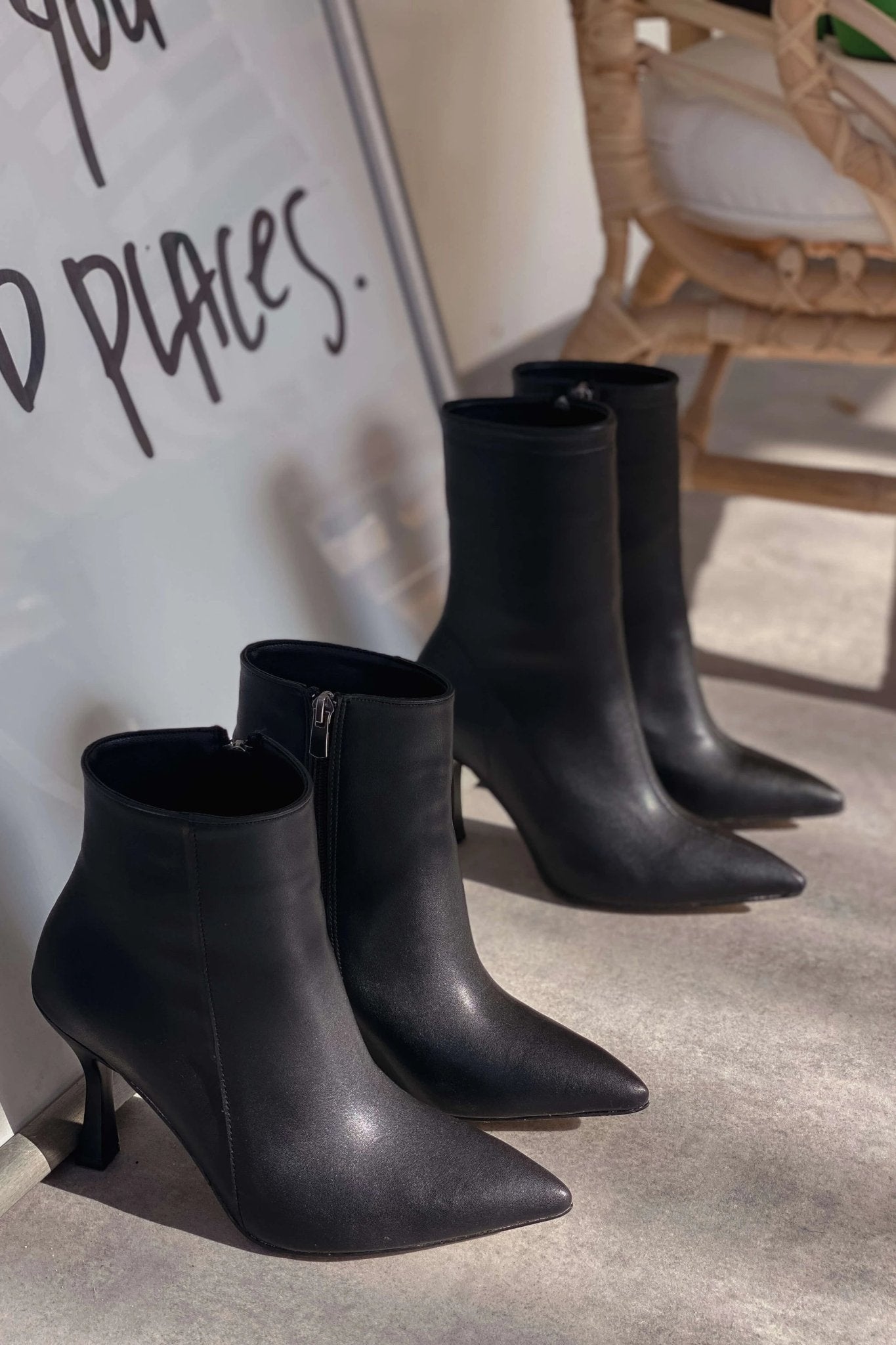 Licent Kadın Mat Deri Topuklu Bot Siyah - ILOVESHOES