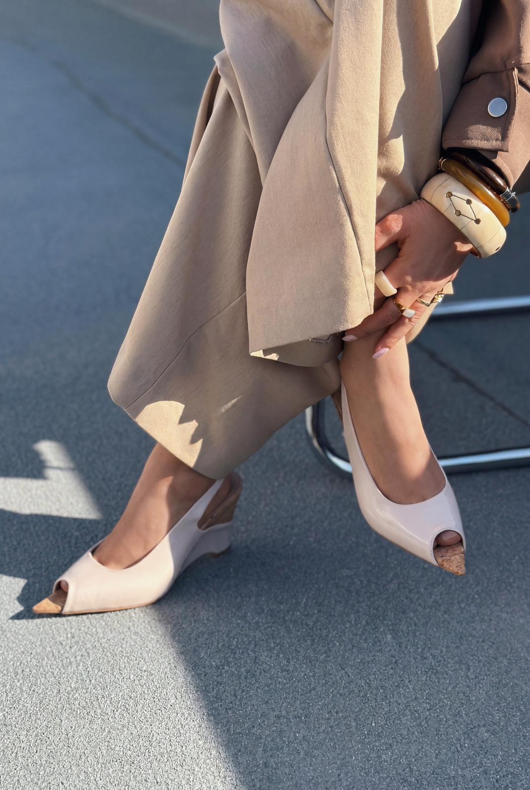 Nerov Bej Kırışık Deri Kadın Dolgu Topuklu Sandalet - ILOVESHOES