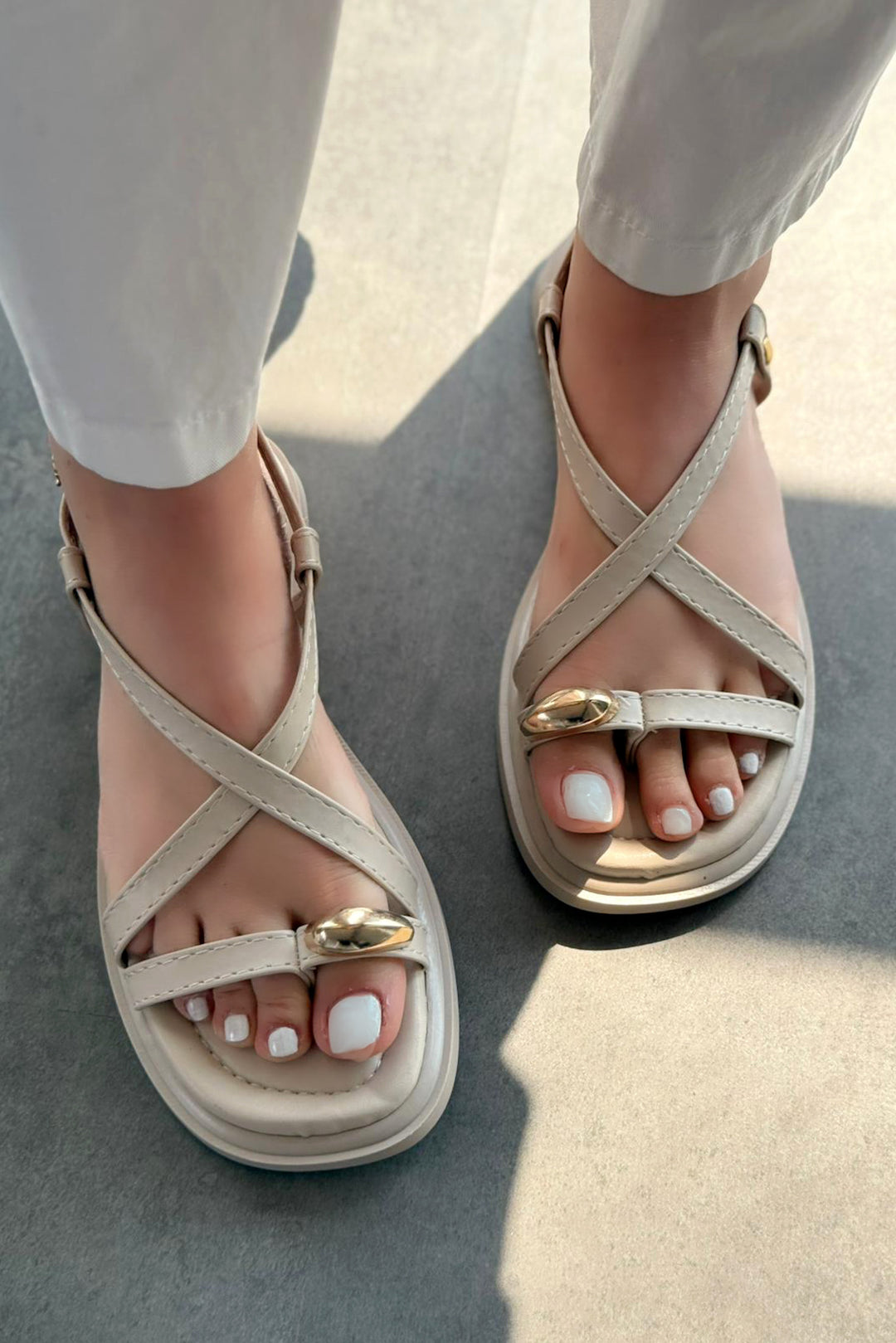 Pavia Mat Deri Bej Parmakarası Kadın Sandalet - ILOVESHOES