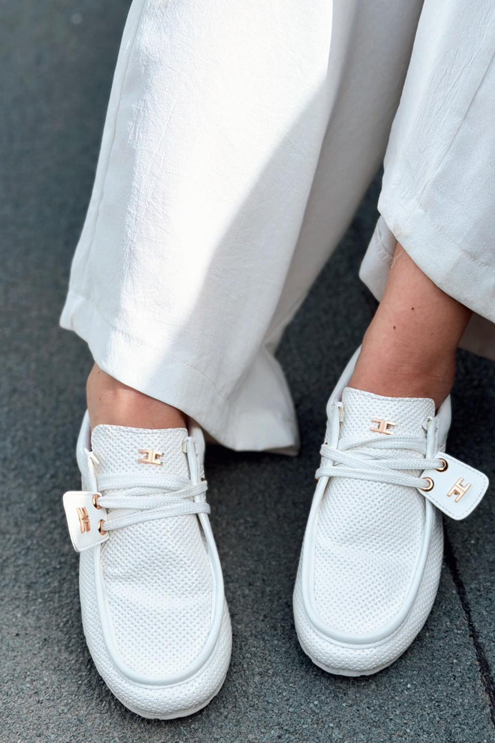 Vionelle Beyaz Mat Deri Kadın Spor Ayakkabı - ILOVESHOES