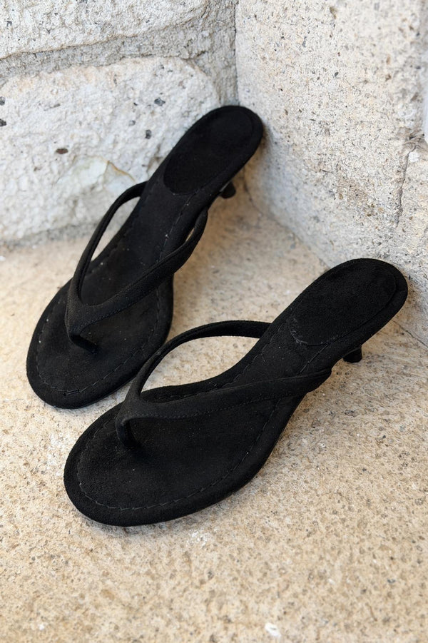 Arlene Topuklu Parmak Arası Terlik Siyah Süet - ILOVESHOES