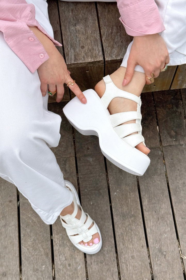 Oneyas Mat Deri Kadın Topuklu Sandalet Beyaz - ILOVESHOES Türkiye
