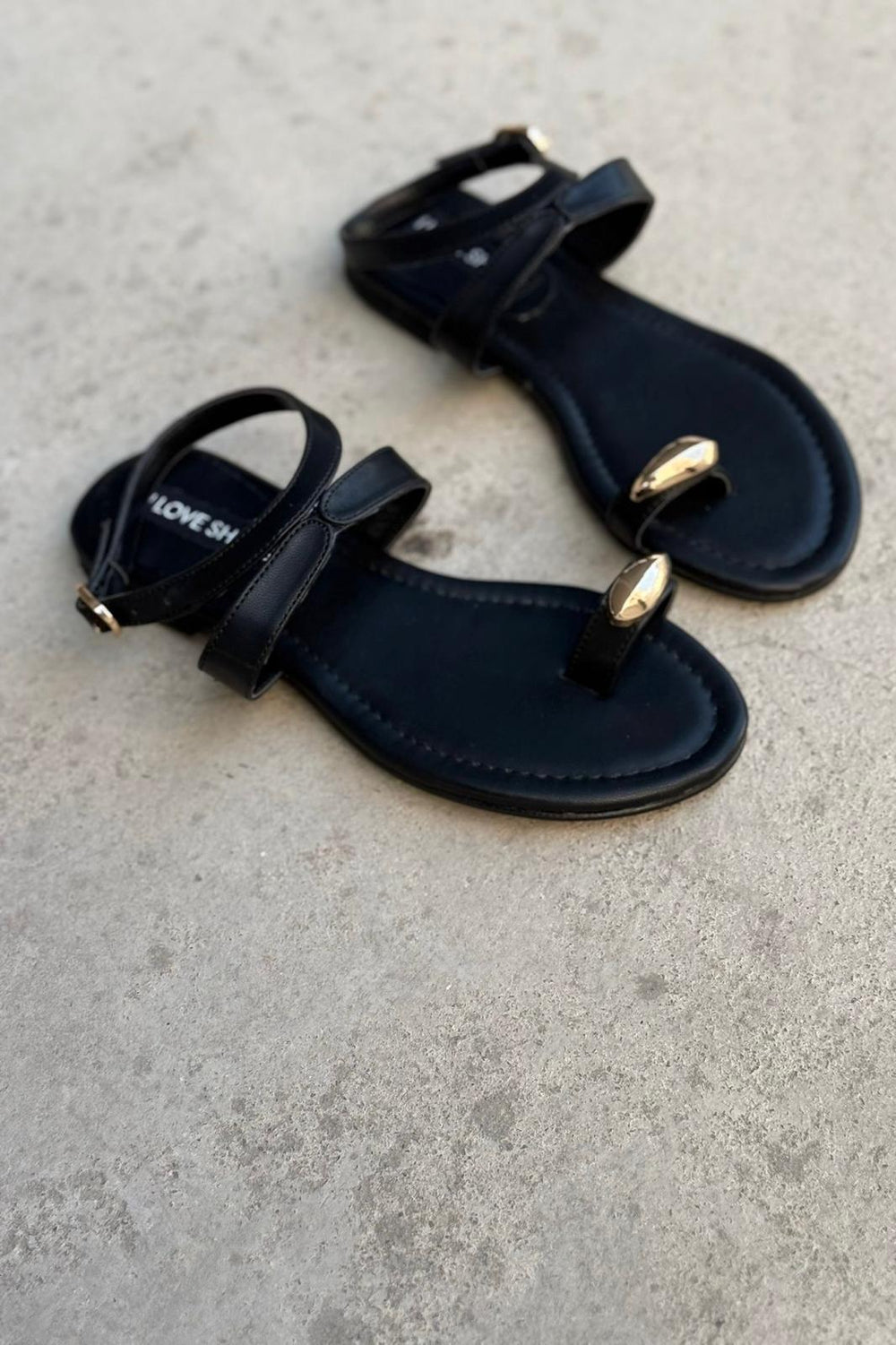 Velinka Mat Deri Siyah Parmak Arası Kadın Sandalet - ILOVESHOES