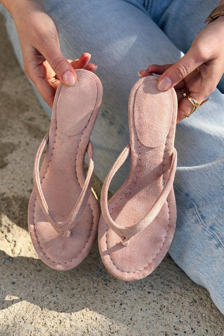 Arlene Topuklu Parmak Arası Terlik Pembe Süet - ILOVESHOES
