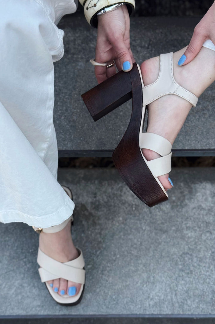 Opexda Mat Deri Bej Platform Topuklu Ayakkabı - ILOVESHOES