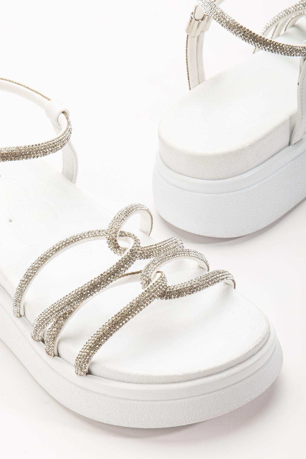 Tylinea Mat Beyaz Gümüş Bantlı Kadın Sandalet - ILOVESHOES