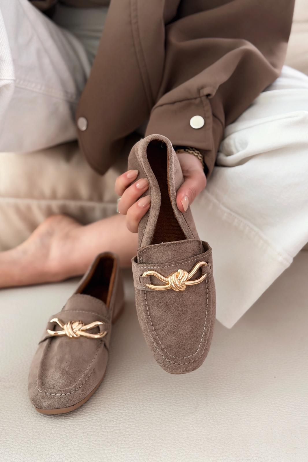 Avelis Kadın Loafer Vizon Süet Fiyonk Detaylı - ILOVESHOES