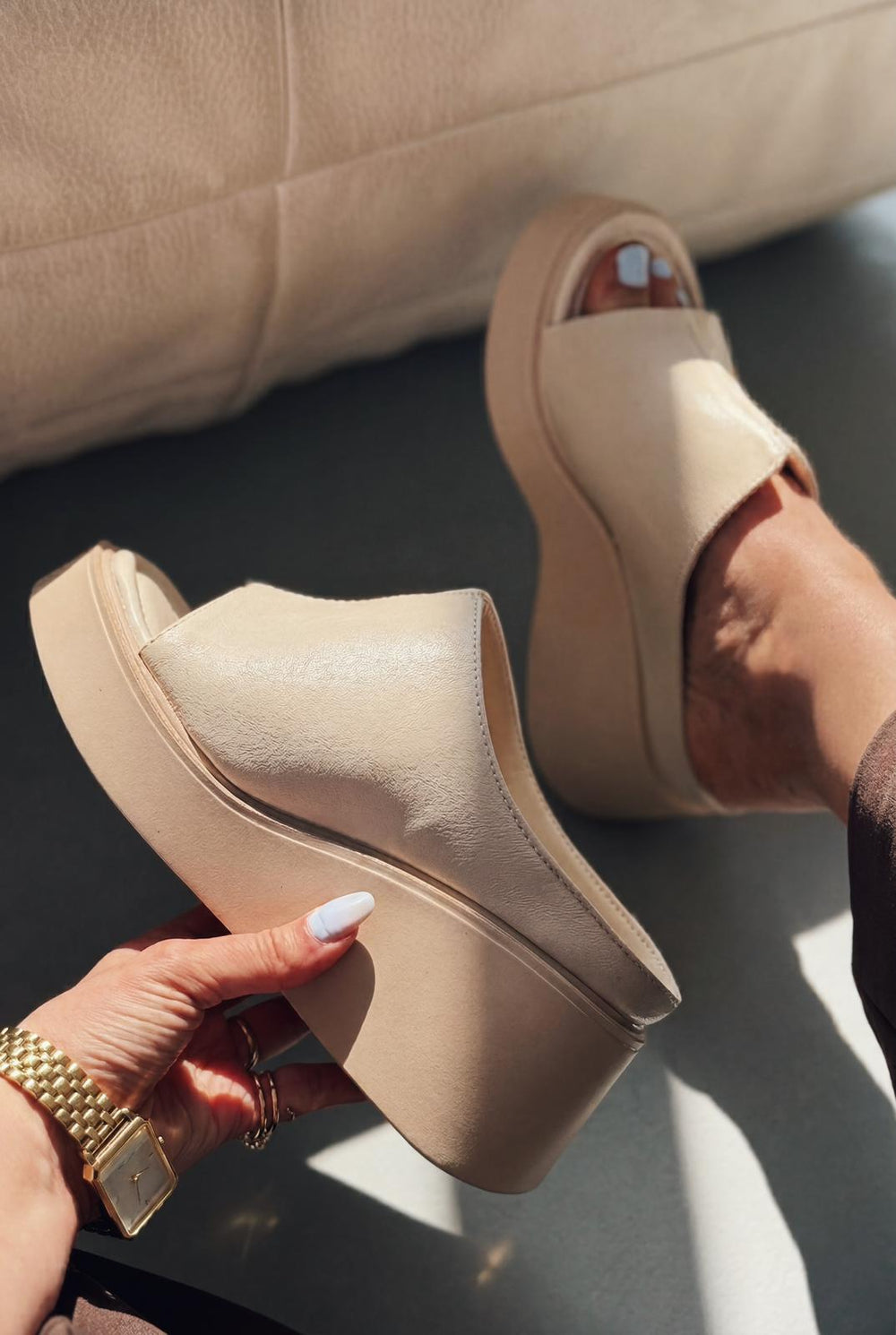 Torvyn Bej Mat Deri Kadın Dolgu Topuklu Terlik - ILOVESHOES