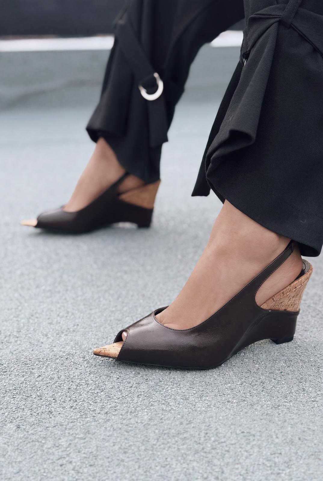 Nerov Acıkahve Kırışık Deri Kadın Dolgu Topuklu Sandalet - ILOVESHOES