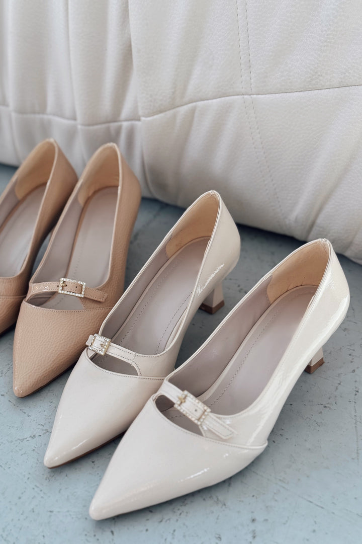 Jolor Parlak Deri Bej Toka Detaylı Stiletto