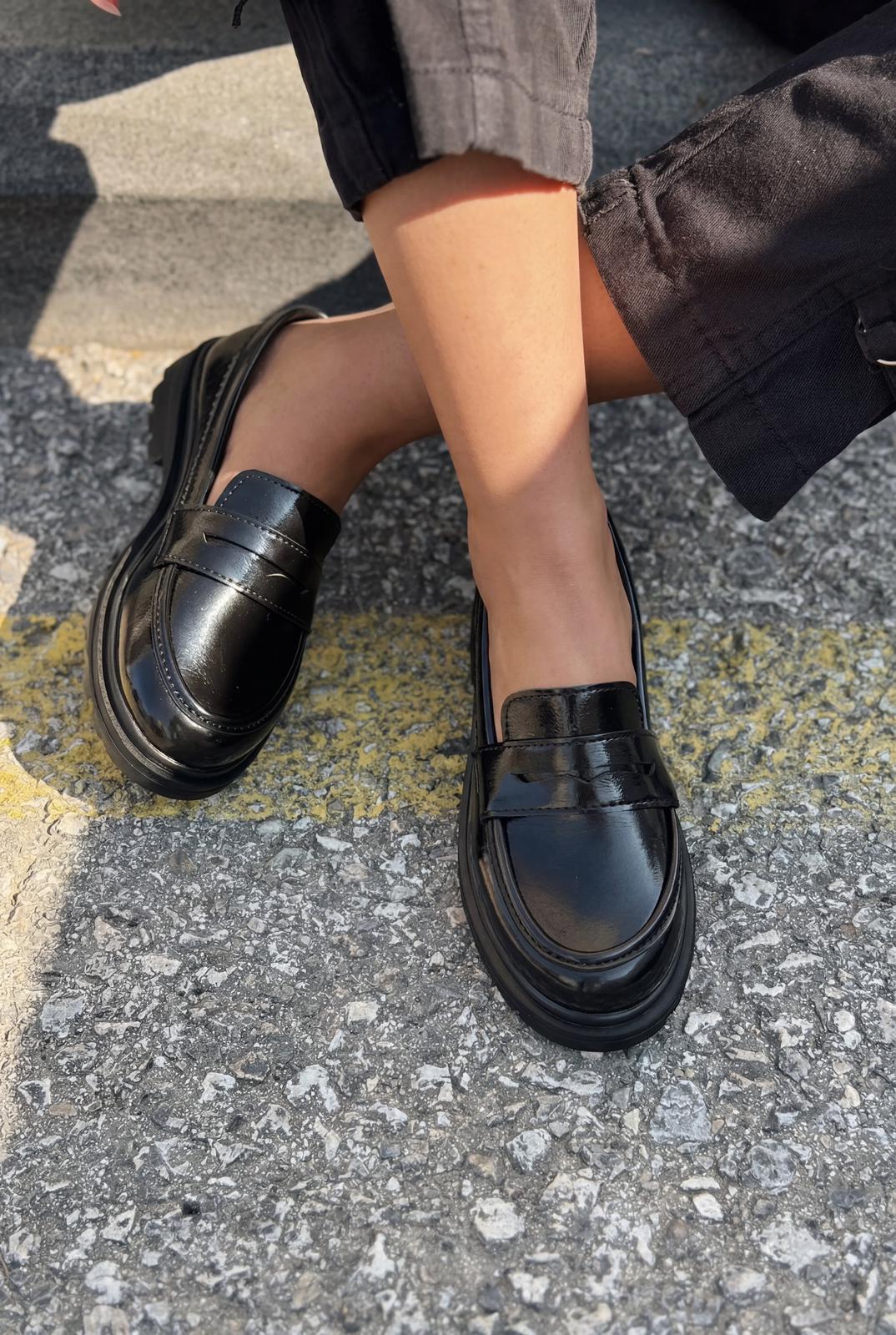Kastrel Kasın Loafer Siyah Kırışık Rugan - ILOVESHOES