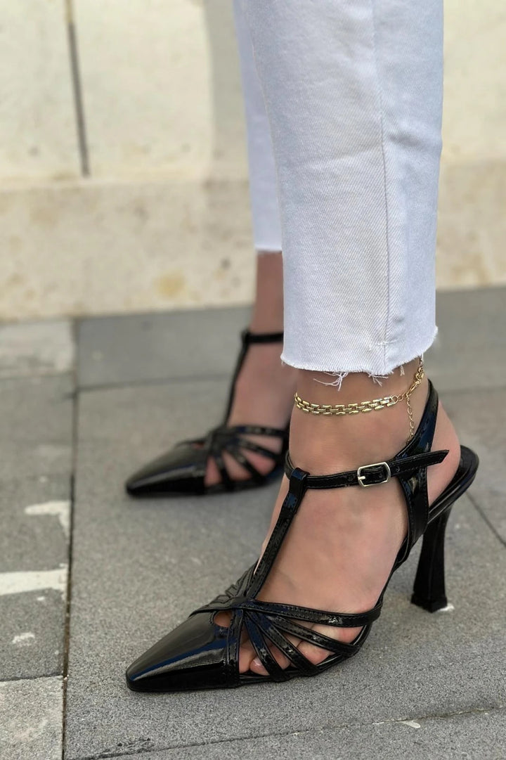 Sonedra Rugan Çapraz Bant Detaylı Stiletto Siyah